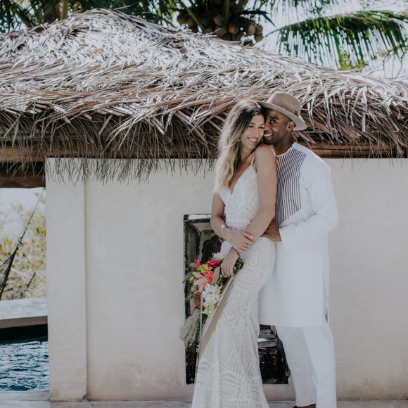 Allure 9564 Wedding Dress - Picture 6 of 8